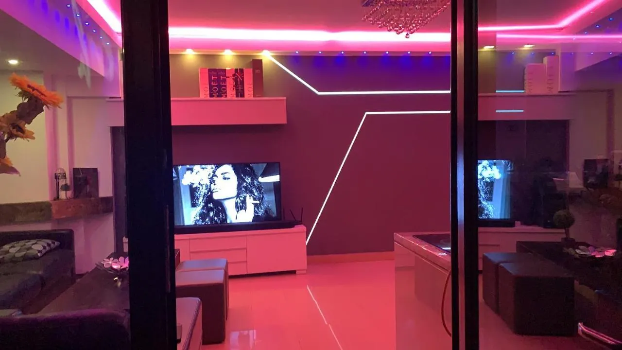 Penthouse Group 4 Apartments 布加勒斯特