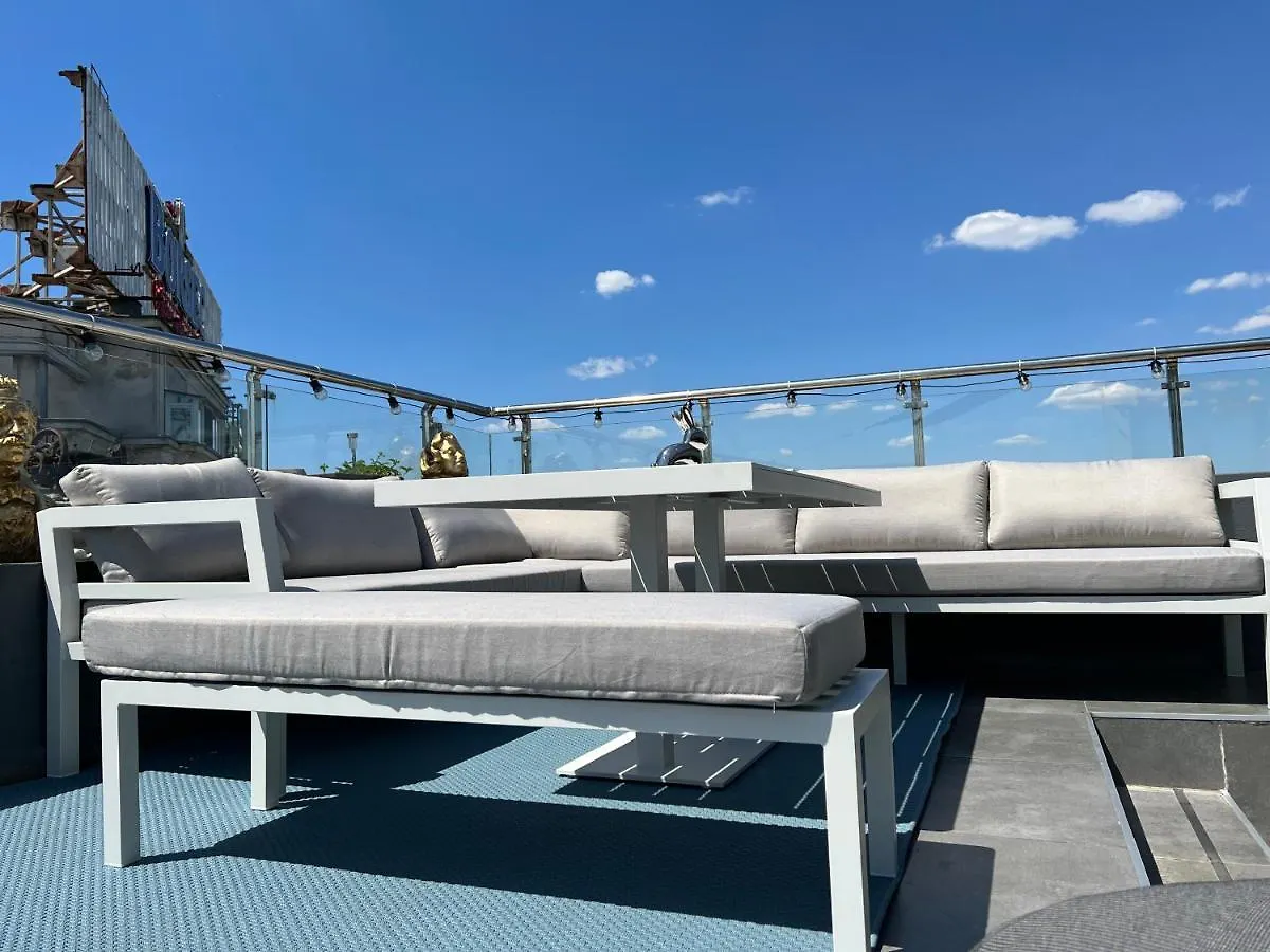Penthouse Group 4 Apartments Bükreş