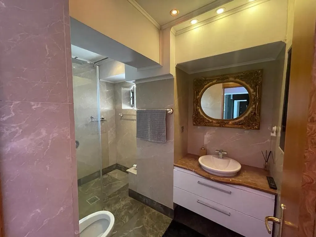 Penthouse Group 4 Apartments Bucureşti 0*,  România